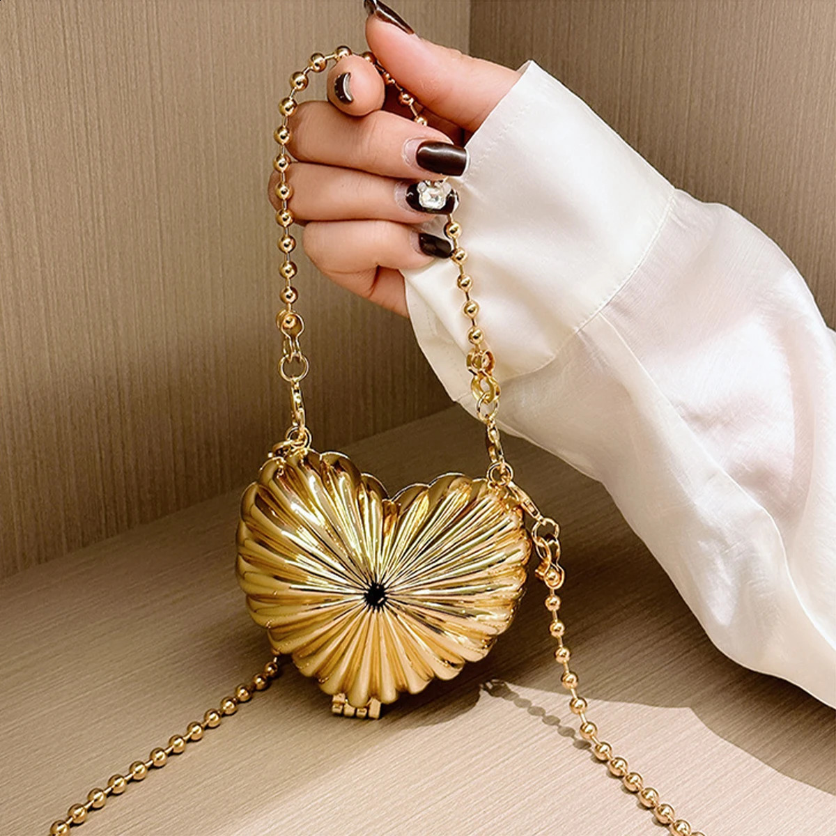 JIOMAY Heart Mini Gold Bag for Women Handbag Metallic Crossbody Party Wedding Coin Lipstick Evening Purses Tote 240824