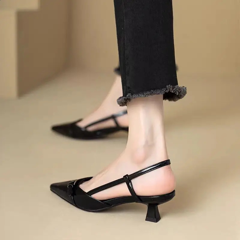 Sandals Womens Summer Platform Sliding Shoes Womens Comfortable Lightweight Wedge Sandals Womens Thick Bottom Non slip Beach Shoes 240823