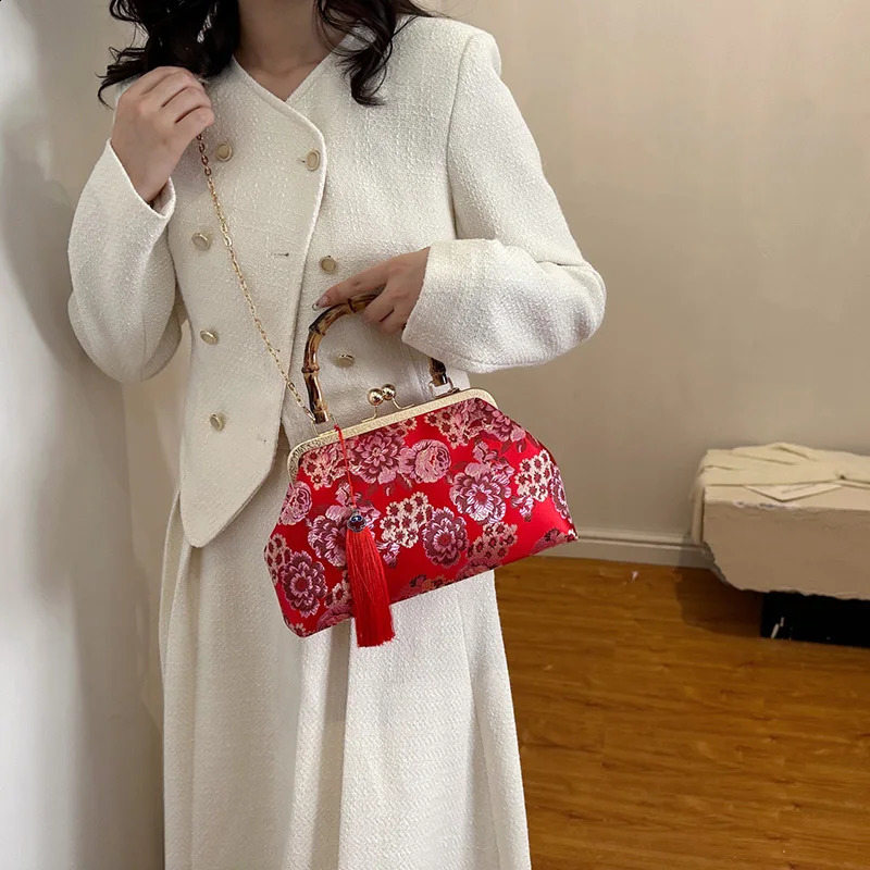 Vintage Women Gray Tassel Lock Shell Clip Chain Shoulder Bags Flower Crossbody Handmade Pink Handbags And Purses 240824Z