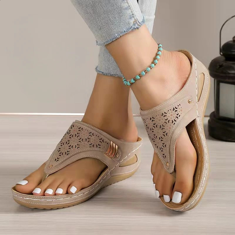 Womens leather anti slip soft platform shoes flip slippers summer womens wedge sandals with heels orthopedic sandals 43 240823 ww