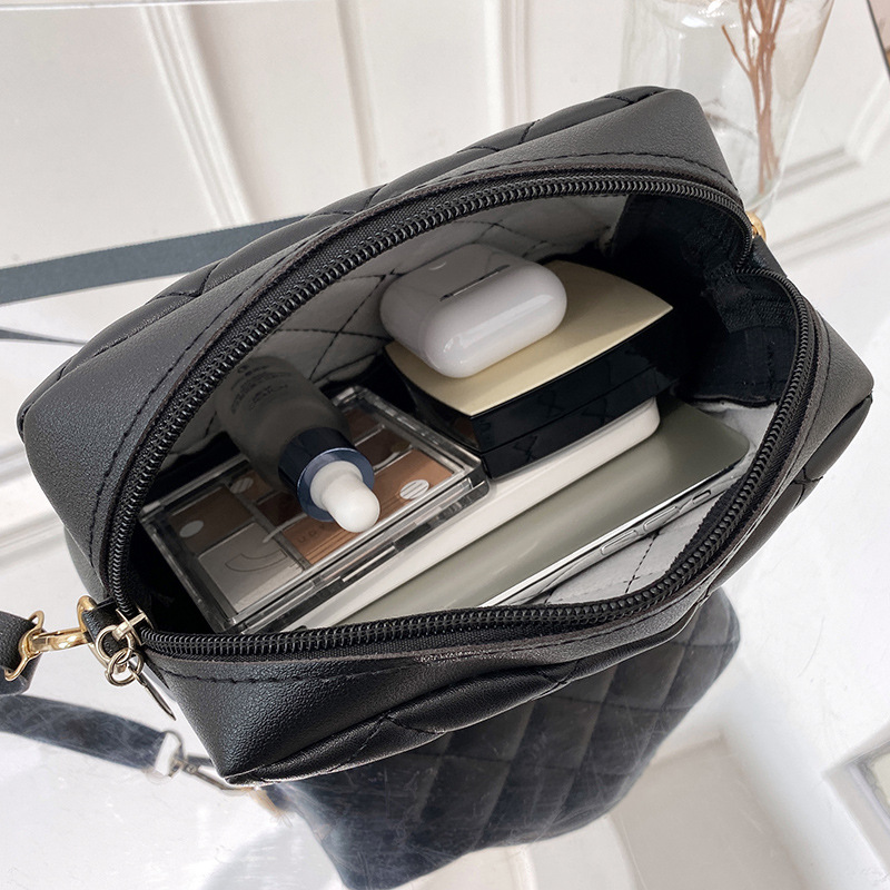 Shoulder bag embroidered diamond grid small square bag