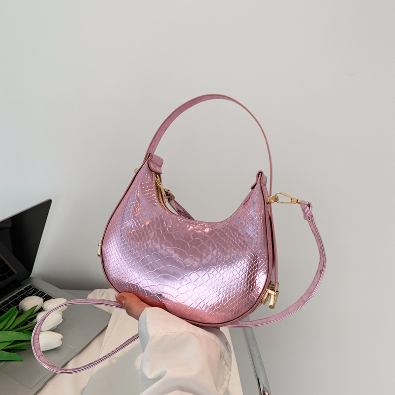 Trendy fashionable crescent bag casual and simple handbag