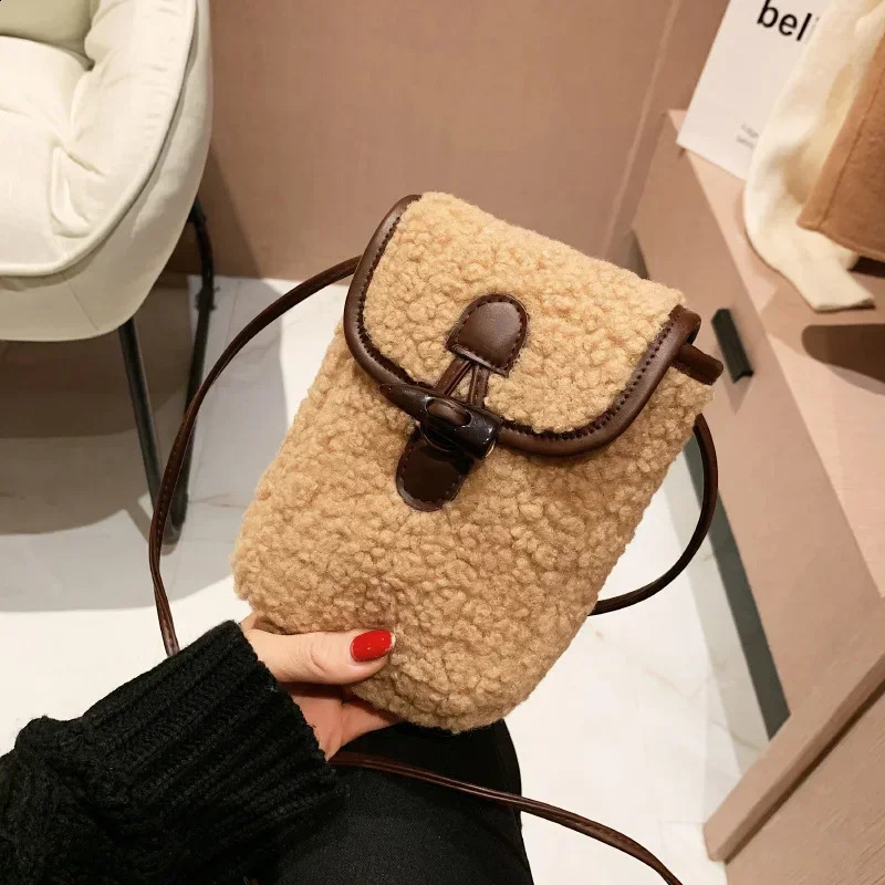 Winter Lambswool Phone Bag Women Faux Fur Shoulder Bags Sweet Lovely Portable Wallets Female Plush Crossbody Bag Square Purse 240824