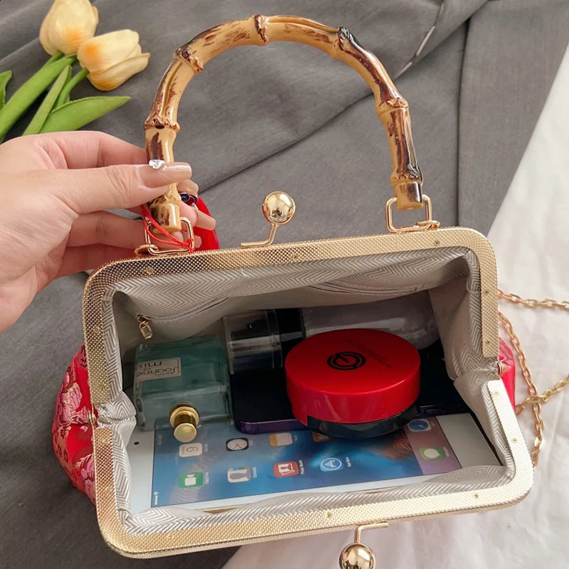 Vintage Women Gray Tassel Lock Shell Clip Chain Shoulder Bags Flower Crossbody Handmade Pink Handbags And Purses 240824Z