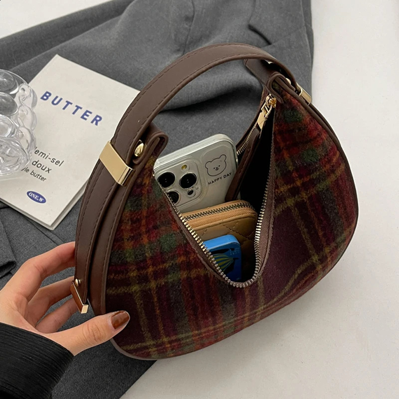 Woolen Women Handbag And Purse Vintage Plaid Hand Half Moon Underarm Shoulder Bag Female Clutches 240824