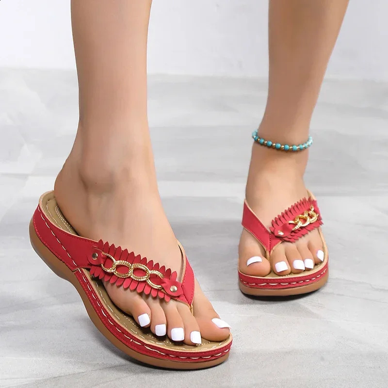 2024 Summer Flower Womens Sandals Car Thread Anti slip Beach Shoes Large Flip Wedge Comfortable Sandals Womens 43 240823