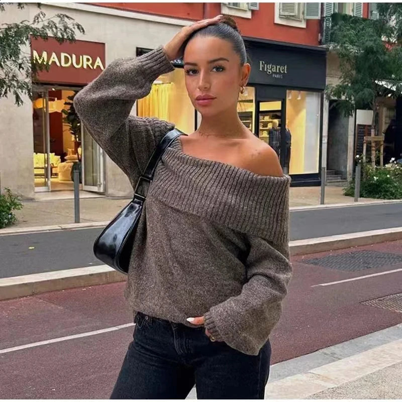 Autumn and Winter Soft Glutinous Bottom Off Shoulder Sweater for Womens Casual Loose and Lazy Style One line Neck Knitted T 240824