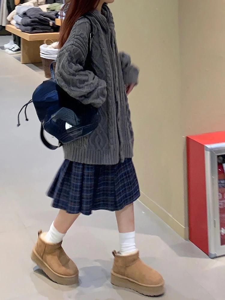 Y2k Aesthetic Twist Hooded Cardigans Women Autumn Winter Solid Casual Sweater Streetwear Single Breasted Fashion Grunge Coats 240824