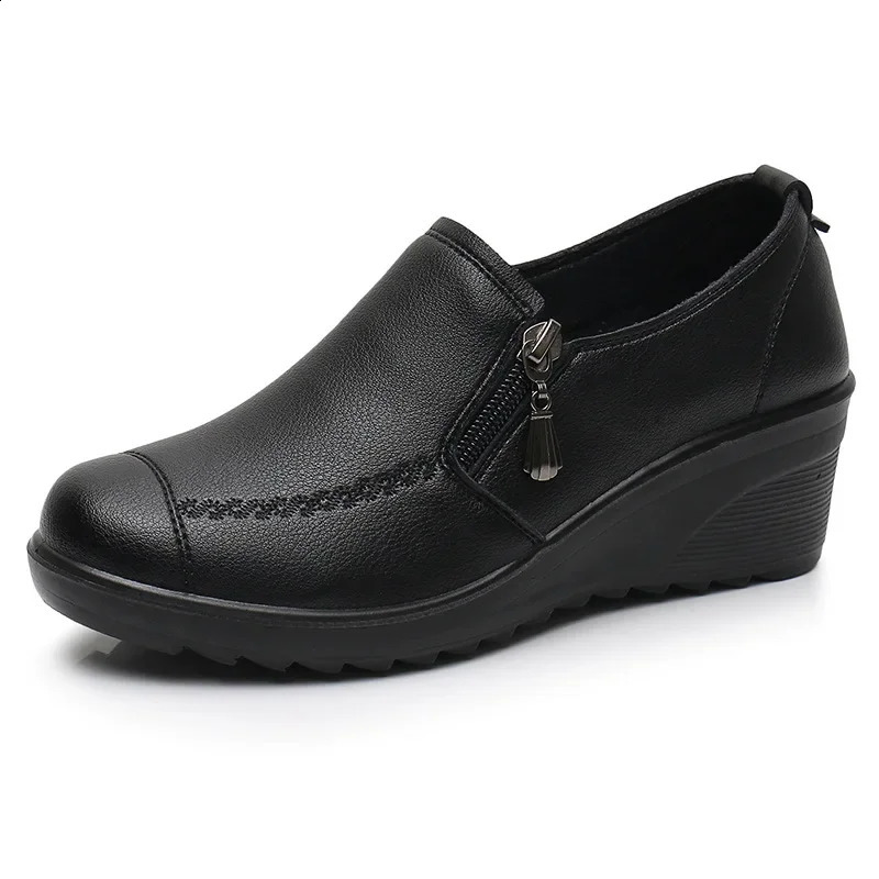 Spring and Autumn Womens Fashion Pump Shoes Womens Genuine Leather Wedge Single Casual Shoes Mother High Heels 240823
