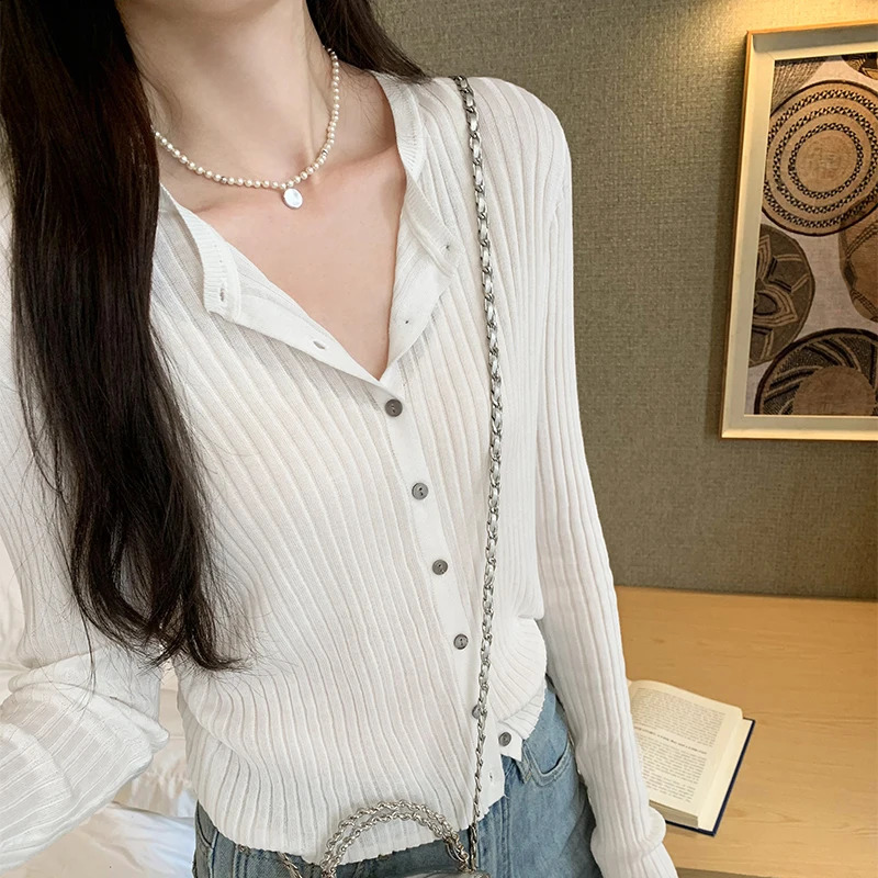 Solid Color Knitted Cardigan Women Korean Single Breasted Long Sleeve Tops Fashion Round Neck All Match Sweater 240824