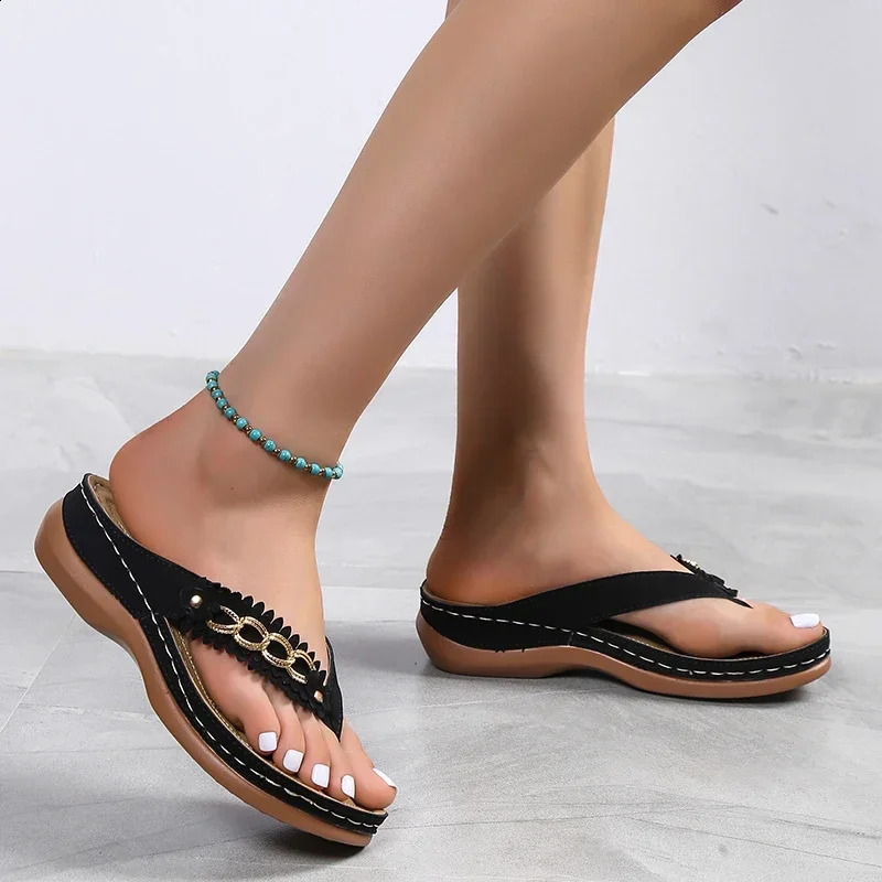 2024 Summer Flower Womens Sandals Car Thread Anti slip Beach Shoes Large Flip Wedge Comfortable Sandals Womens 43 240823