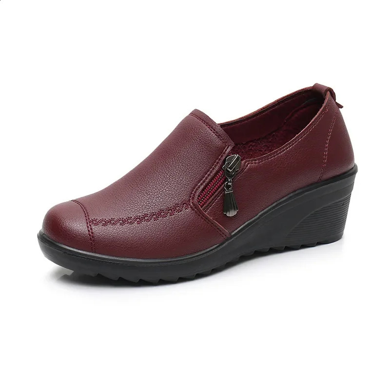 Spring and Autumn Womens Fashion Pump Shoes Womens Genuine Leather Wedge Single Casual Shoes Mother High Heels 240823
