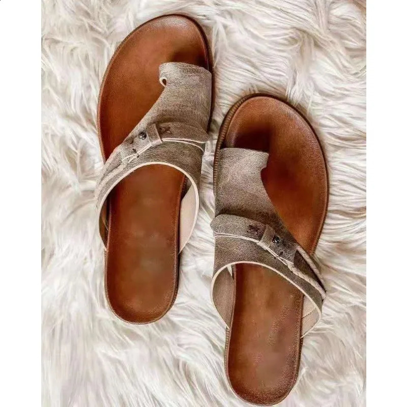 2024 Womens Orthodontic Bunion Corrector Slippers Leather Ring Toe Sandals Comfortable Platform Flat Shoes Plus Size 43 240823