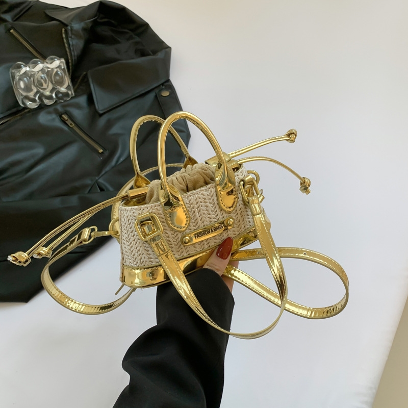 Women New Mini Bag Crossbody Bag Niche Design Handbag Portable Fashion Trendy Free shipping