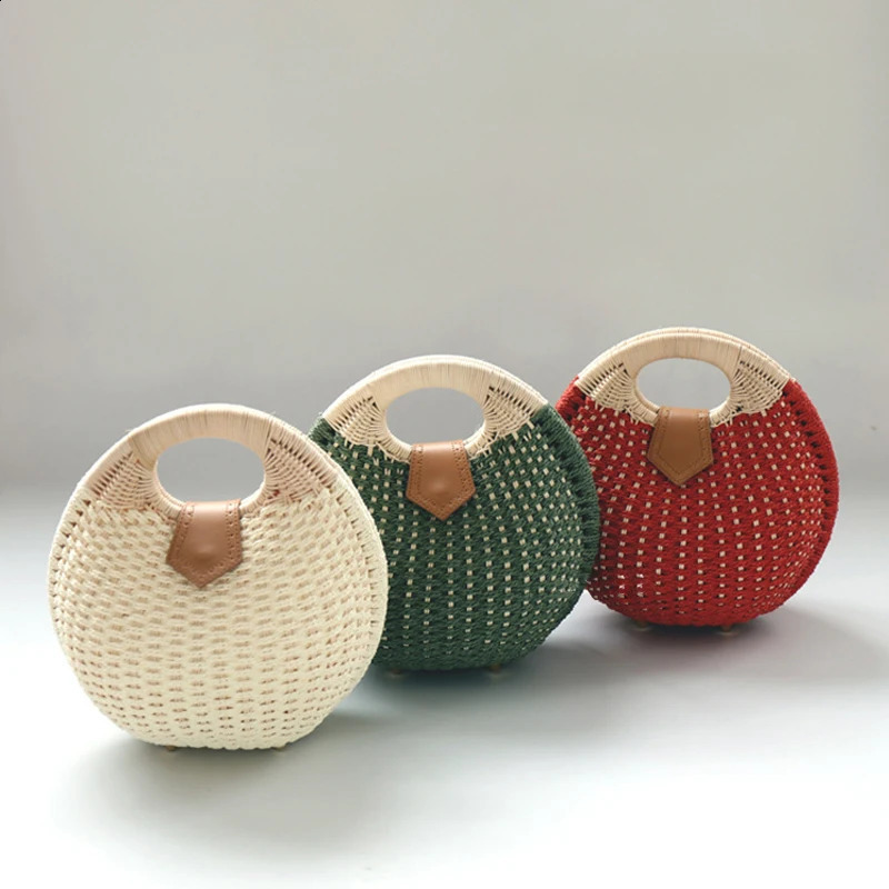 Holiday Shell Handbags Personality Cute Rattan Bag Casual Small Round Tote Woven Female Fashion Beach 240824Z
