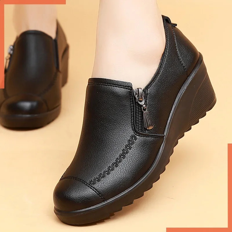 Spring and Autumn Womens Fashion Pump Shoes Womens Genuine Leather Wedge Single Casual Shoes Mother High Heels 240823
