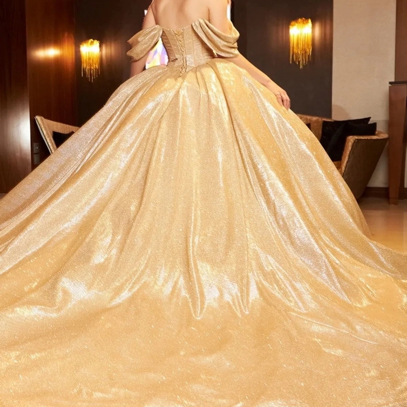 Gold Off Shoulder Shiny Ball Gown Elegant Sleeveless Quinceanera Dresses 2024 Classic Sequin Sweet 16 Dress Vestidos 15 De Novia