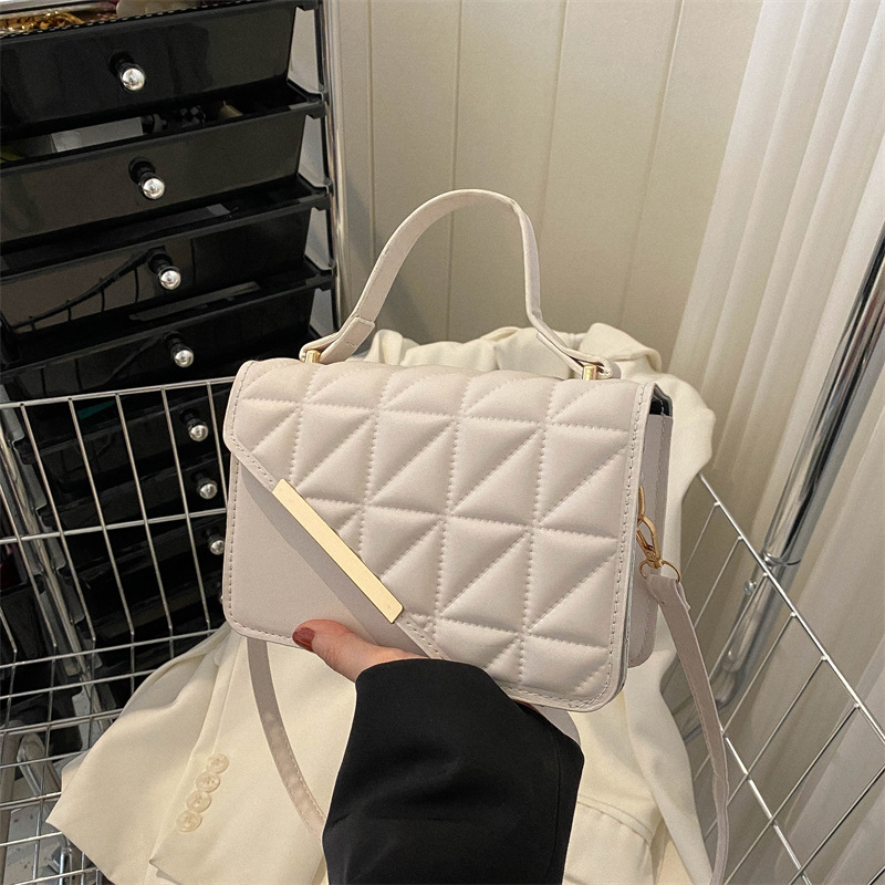 Single shoulder bag with trendy texture hand-held small square bag