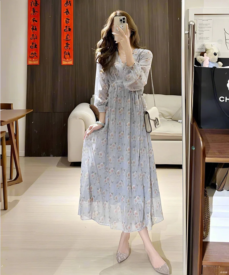 Womens spring and autumn blue floral long skirt waist tie waist slim V-neck swing dress French fashion elegant long sleeve umbr 240824