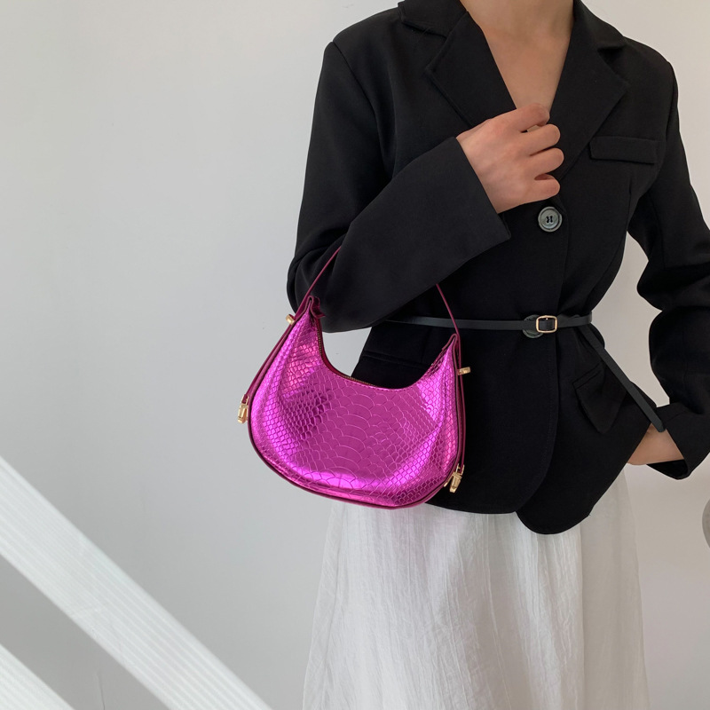 Trendy fashionable crescent bag casual and simple handbag