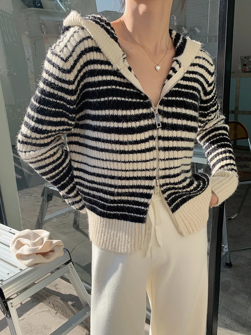 Karrram Vintage Stripe Hoodes Cardigans Double Zipper Women Chic Knitwear Autumn Ladies Cashmere Jacket Elegant Sweater Korean 240824