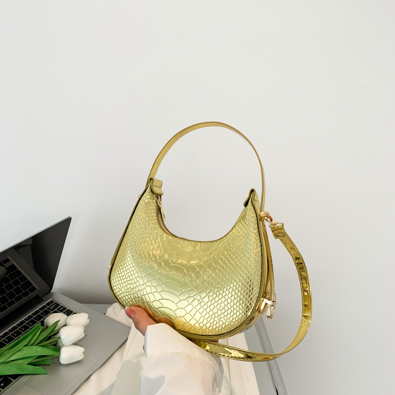 Trendy fashionable crescent bag casual and simple handbag