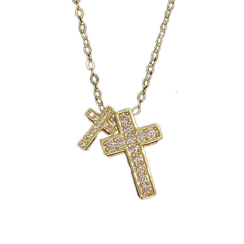 2024 INS New Hip Hop Trendy Cross Pendant Gold Plated Personalized Fashion Couple Accessory Designer Diamond Necklace for Women High-End Jewelry Gift