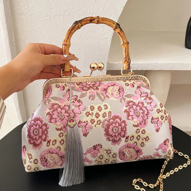 Vintage Women Gray Tassel Lock Shell Clip Chain Shoulder Bags Flower Crossbody Handmade Pink Handbags And Purses 240824Z