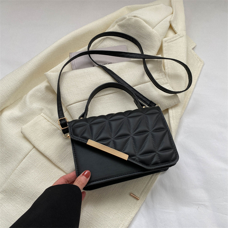 Single shoulder bag with trendy texture hand-held small square bag