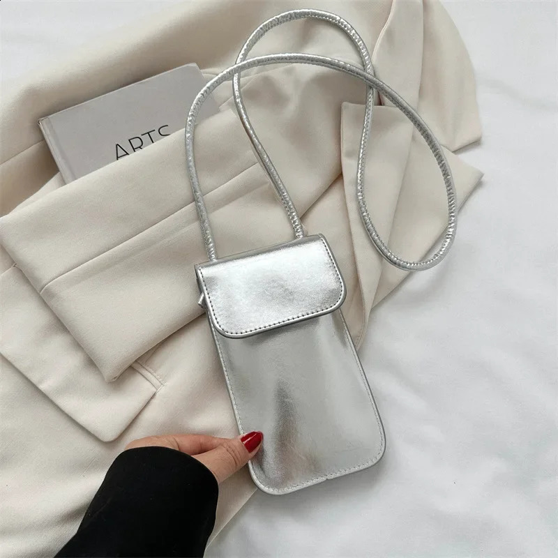 Portable Lipstick Bag Mobile Phone Bag Fashion Versatile Metallic Glossy Shoulder Crossbody for Women Silver Gold Mini Bag 240824