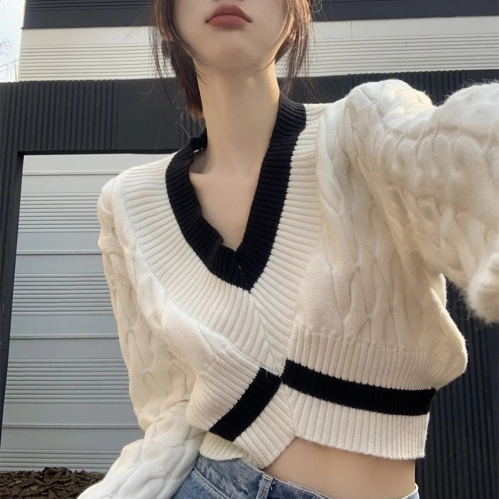 Autumn V-neck Twists Knit Sweater Womens Short Pullovers Top Korean Fashion Long Sleeve Sweaters Womens Knitwear 240824