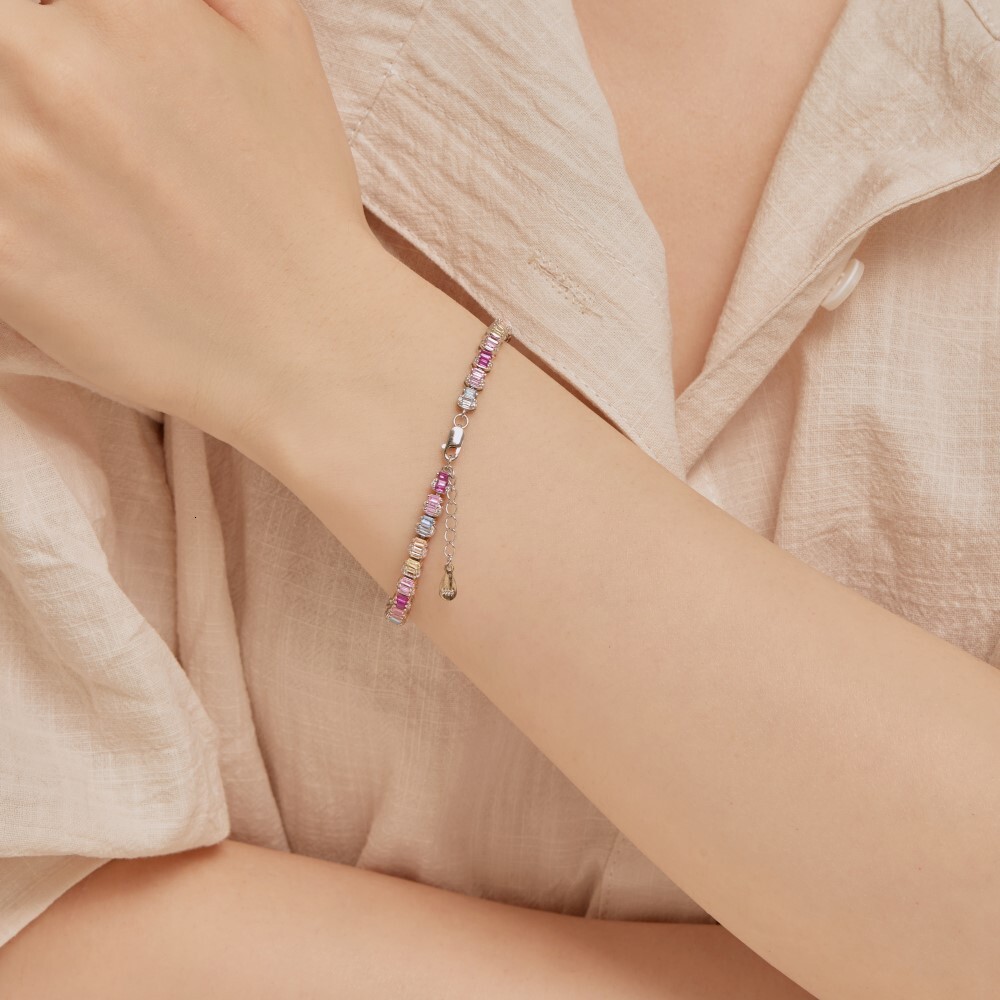 New S Pure Sier Bracelet with Full Color Zirconia Inlaid Elliptical Design, Fashionable and Versatile Women's Handicraft