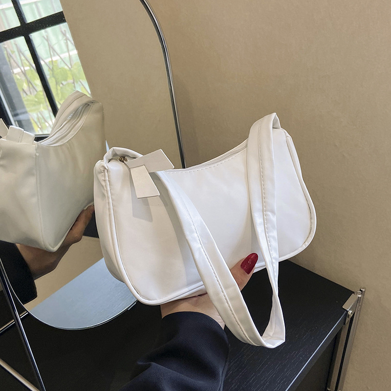 Women Shoulder Bag New Trend Bag Popular Casual Style Fashion Commuting Armpit Bag Free shipping