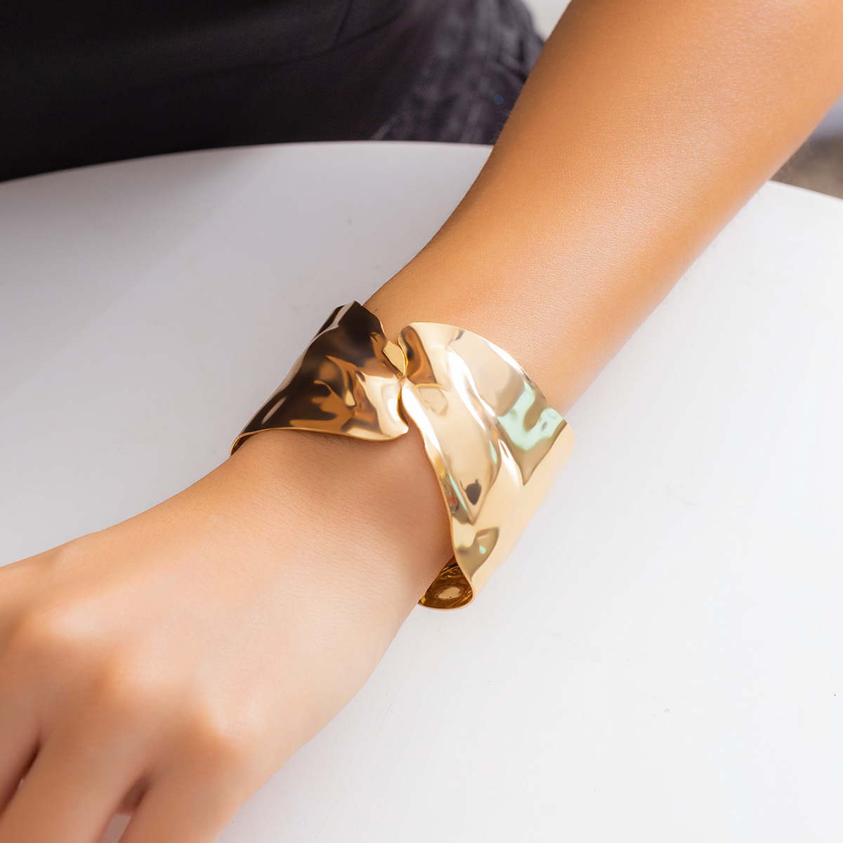 Fashionable exaggerated jewelry, metal adjustable opening bracelet with wide edge and punk design feel. Handicraft