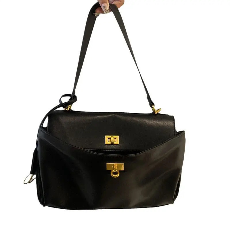 large pocket one shoulder smooth Calfskin handbag womens underwear buckle casual commuting bd0c