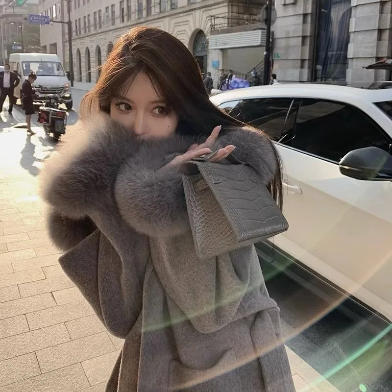 Winter WomenS Thickened Loose Cashmere Wool Coat With Belt Hooded Short Woolen Cloth Leisure Women Hooded Coat 240826