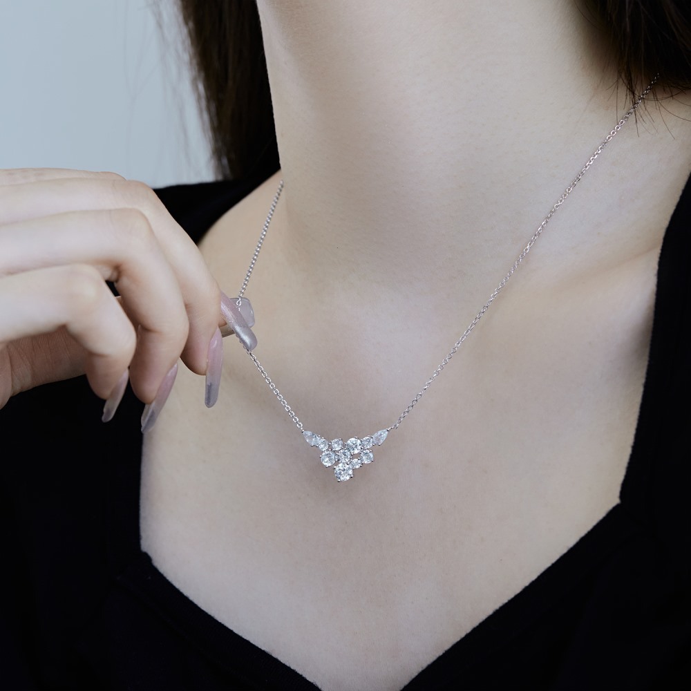 Japanese and Korean Light Necklace Women's Fashion Versatile Collar Chain Irregular Inlaid Blue Zircon Pendant Sier Ornament