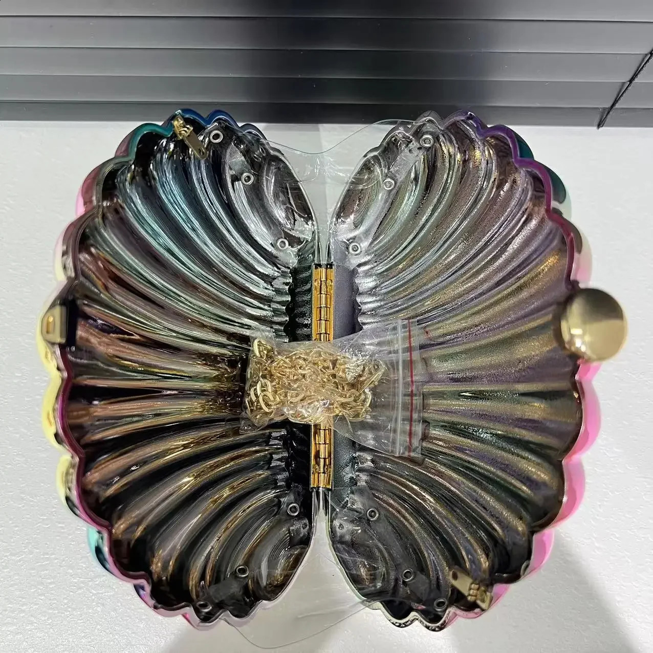 Ladies fashionable shell shaped dinner handbag with glossy and elegant acrylic color single shoulder crossbody bag 240824Z