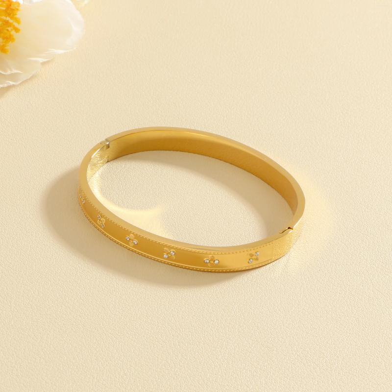 Bangle Four-leaf Clover With Diamonds Decorated Elegant And Delicate Style Women's Fashion Bracelet Suitable For Daily Giving