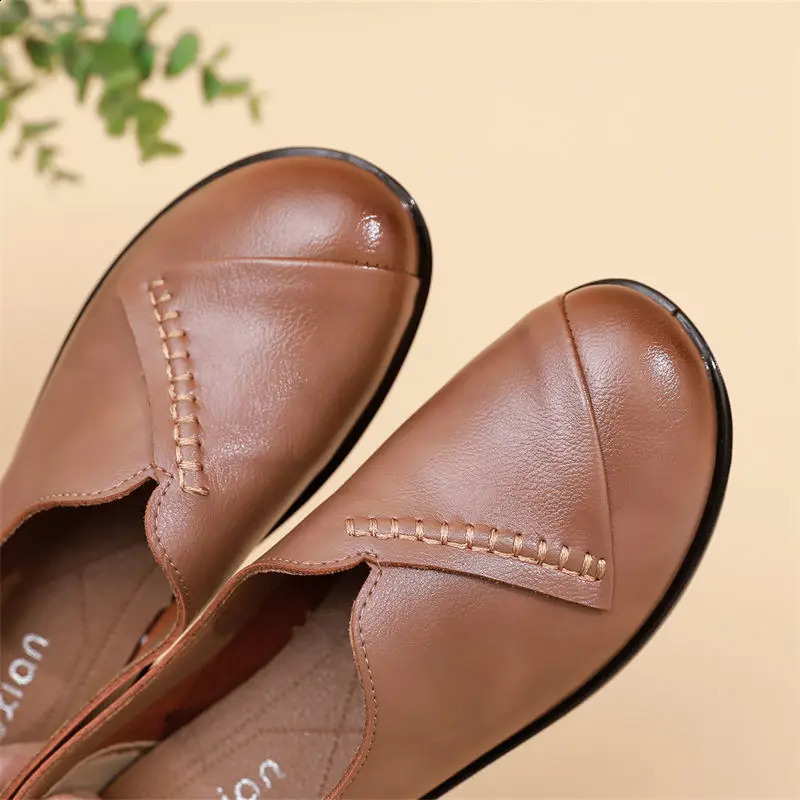 Slip On Shoes For Women Leather Sneakers Ladies Leather Moccasins Womens Loafers Autumn Ballet Flats Woman Shoes Black Loafer 240821