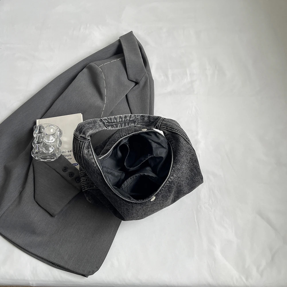 Womens jeans handbag large capacity denim casual solid color shopping bag womens daily commuting 240826