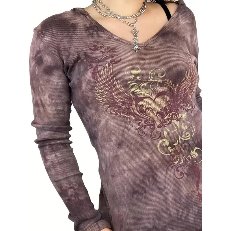 Retro fashion color sealed T-shirt slim fit V-neck top suitable for women to print long sleeves smooth silhouette 240826
