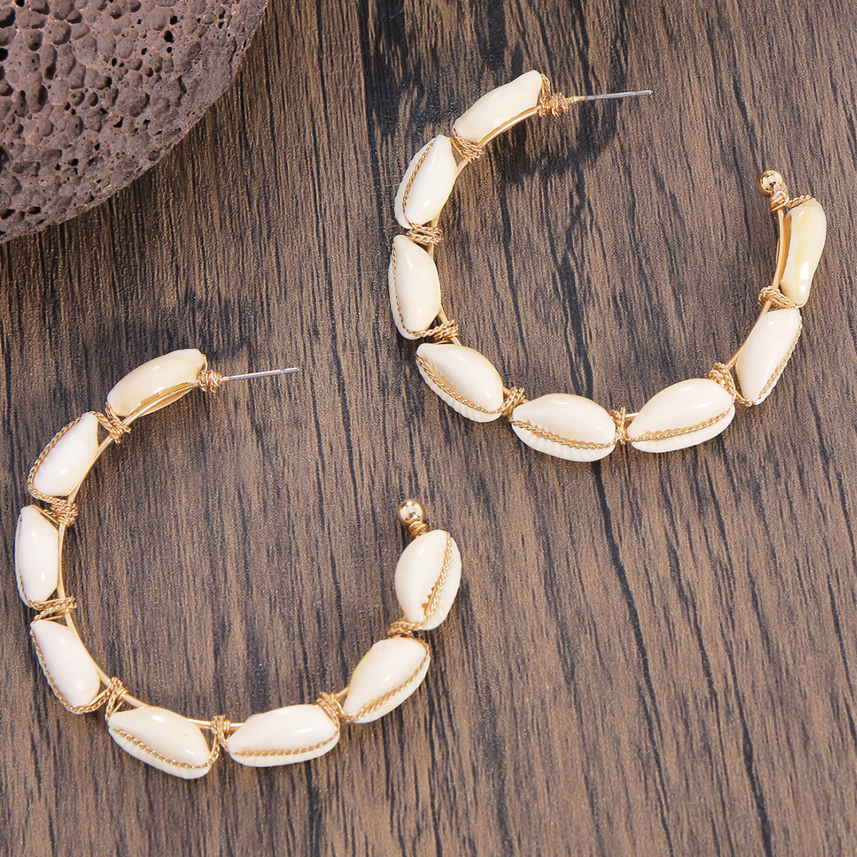 Earrings Bohemian beach vacation style shell bead pendant earrings