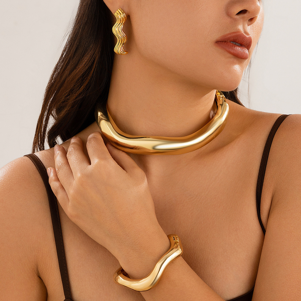 Design liquid irregular lava bracelet, fashionable niche, texture sense pleated open bracelet for women