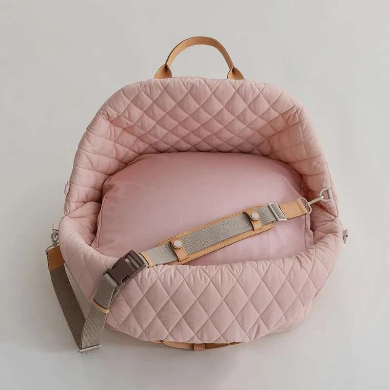 New Style Casual Fashion Luxury Pet Dog Cat Carrying Tote Bag Dog Car Carrier Booster Seat Pet Carriers 82A