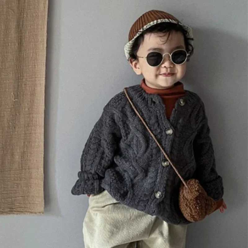 Baby sweater autumn and winter childrens clothing warm knit sweater for boys and girls Korean fashion childrens wool jacket single chest cardiganW2408