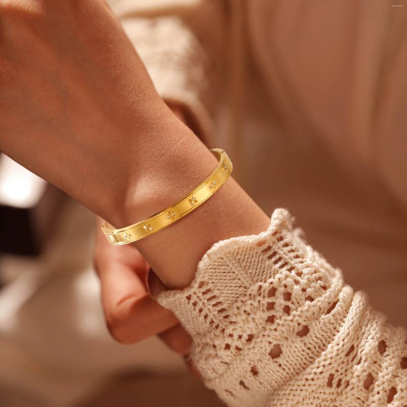 Bangle Four-leaf Clover With Diamonds Decorated Elegant And Delicate Style Women's Fashion Bracelet Suitable For Daily Giving