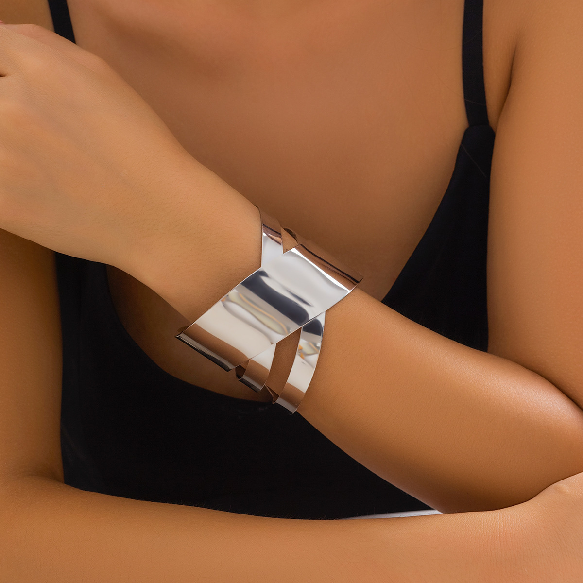 Fashionable exaggerated jewelry, metal adjustable opening bracelet with wide edge and punk design feel. Handicraft