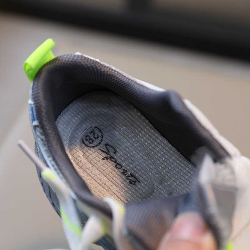 Athletic Outdoor Childrens mesh sports 2024 spring new item for boys and girls casual lightweight soft sole dad shock-absorbing running shoes C260130