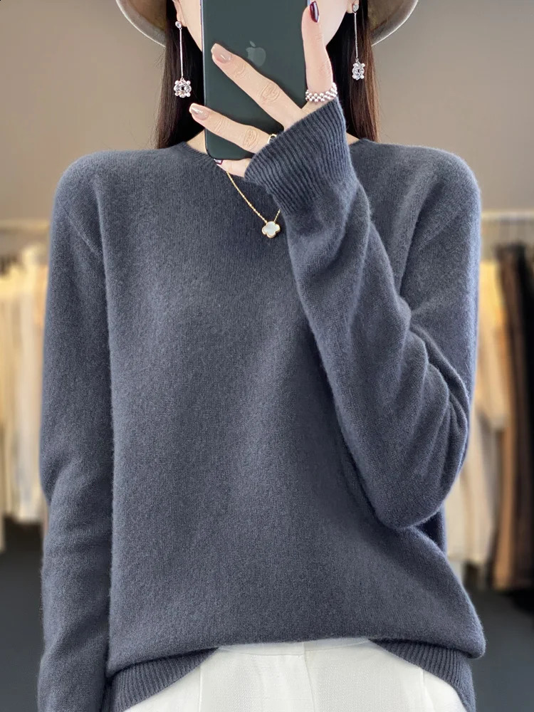 Long sleeved womens sweater with O-ring zipper autumn and winter 100% Merino wool basic solid knitted fabric womens dress bottom shirt top 240826